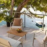 Gorgeous In Karbuni With Wifi Holiday home *