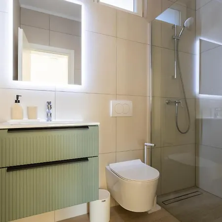 Lovely In Karbuni With Wifi *