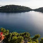 Gorgeous In Karbuni With Wifi Сasa de vacaciones