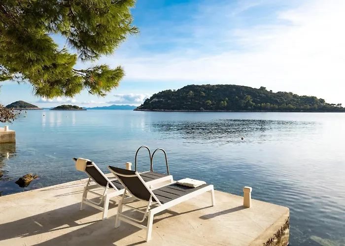 Lovely In Karbuni With Wifi Brnistrova