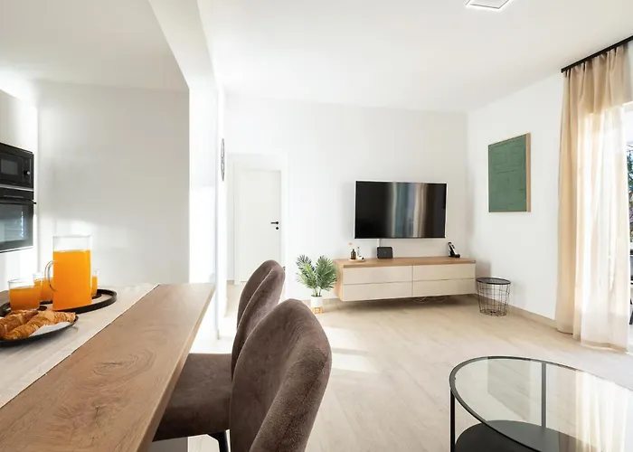 Lovely In Karbuni With Wifi