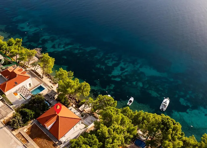 Lovely In Karbuni With Wifi Brnistrova