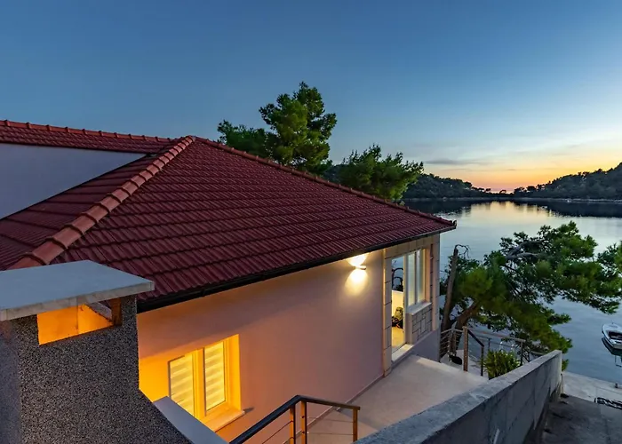 Ferienhaus Lovely In Karbuni With Wifi Brnistrova