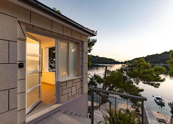 Lovely In Karbuni With Wifi