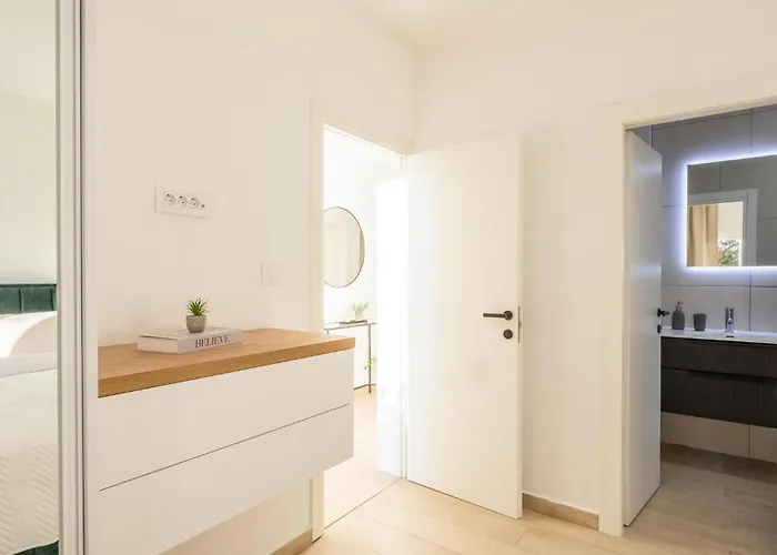 Lovely In Karbuni With Wifi Brnistrova