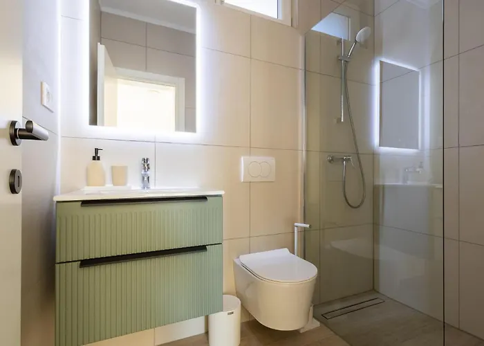 Lovely In Karbuni With Wifi *